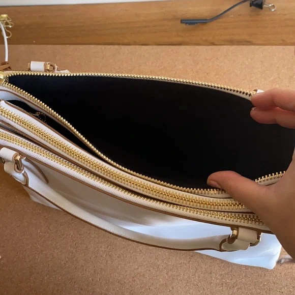 Rare white Coach top handle handbag - Picture 6 of 17